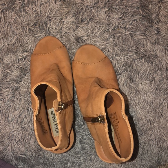 Steve Madden open toed booties - Picture 3 of 4